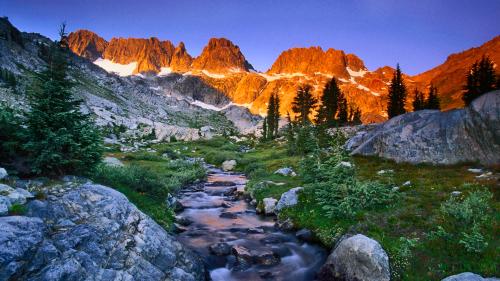 Minaret-Morning-Above-Lake-Ediza-Ansel-Adams-Wilderness-California